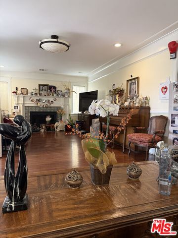 $1,288,000 | 206 North Hobart Boulevard, Los Angeles, CA 90004