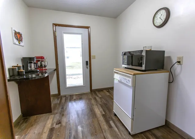 $334,000 | 2680 South 390 West, Pleasant Lake, IN 46779