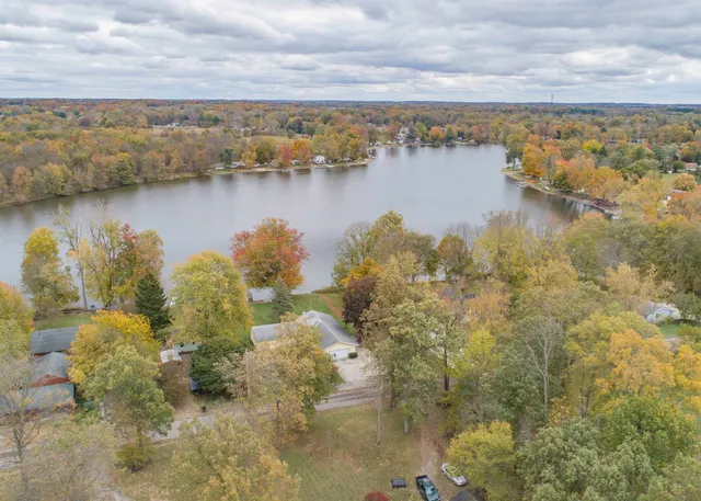 $334,000 | 2680 South 390 West, Pleasant Lake, IN 46779