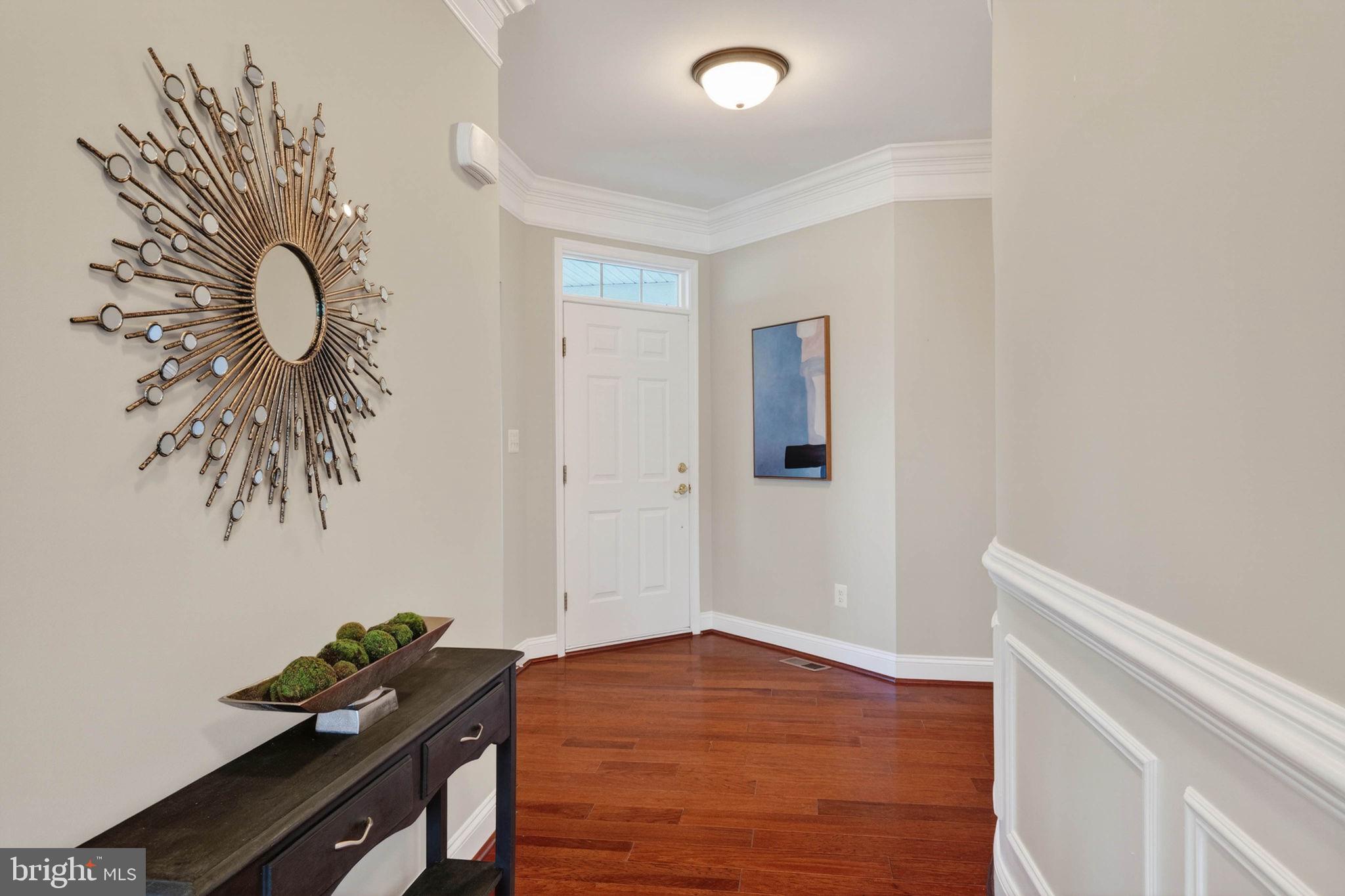 6920 Netherstone Court Gainesville, VA 20155 - Photo 6 of 44 Foyer