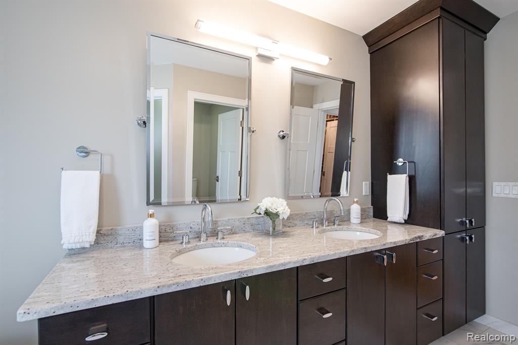 327 West 2nd Street Rochester, MI 48307 - Photo 35 of 65