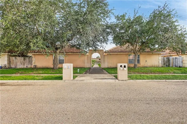 $1,075 | 2505 Redbud Avenue, Unit A, McAllen, TX 78504
