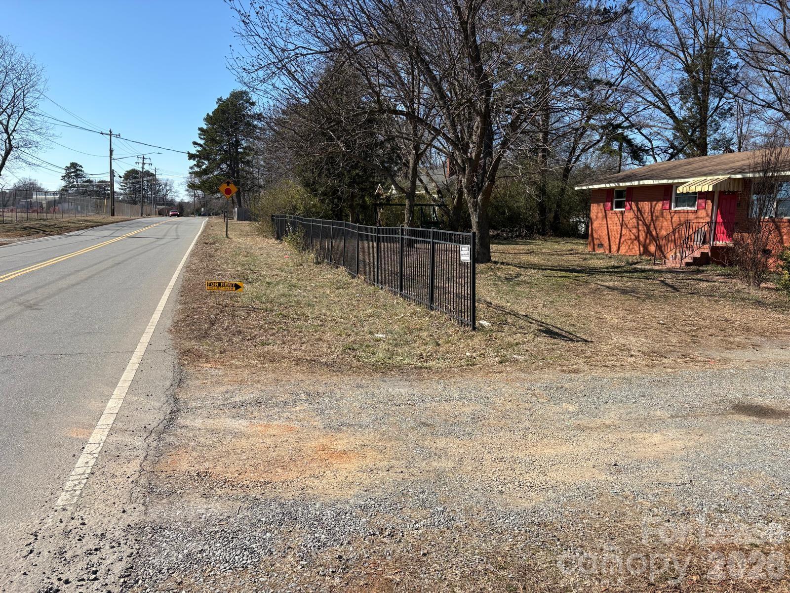 1103 Auten Road Charlotte, NC 28216 - Photo 3 of 17