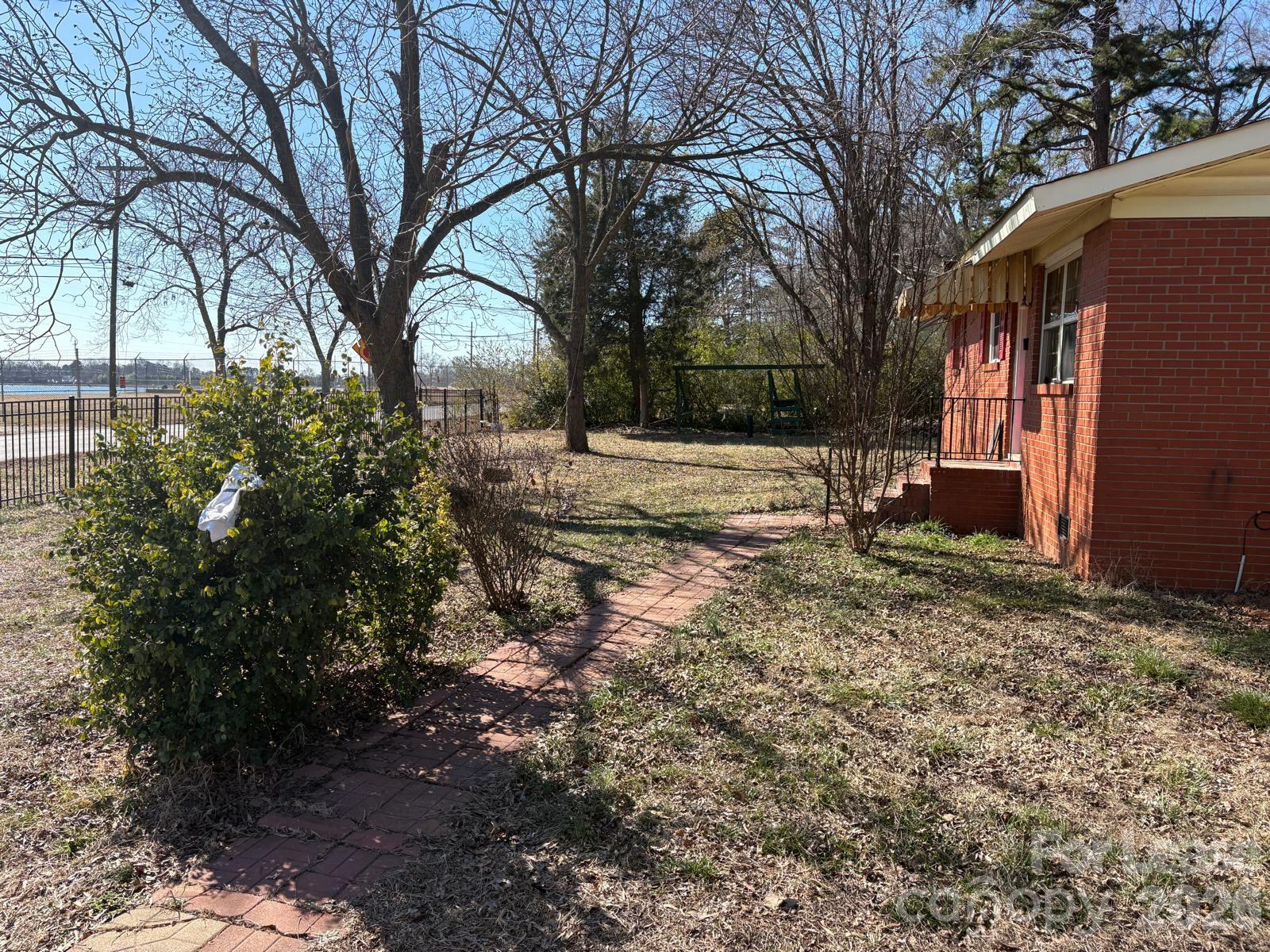 1103 Auten Road Charlotte, NC 28216 - Photo 6 of 17