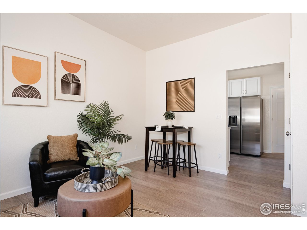 934 6th Street Berthoud, CO 80513 - Photo 5 of 28 a living room with furniture