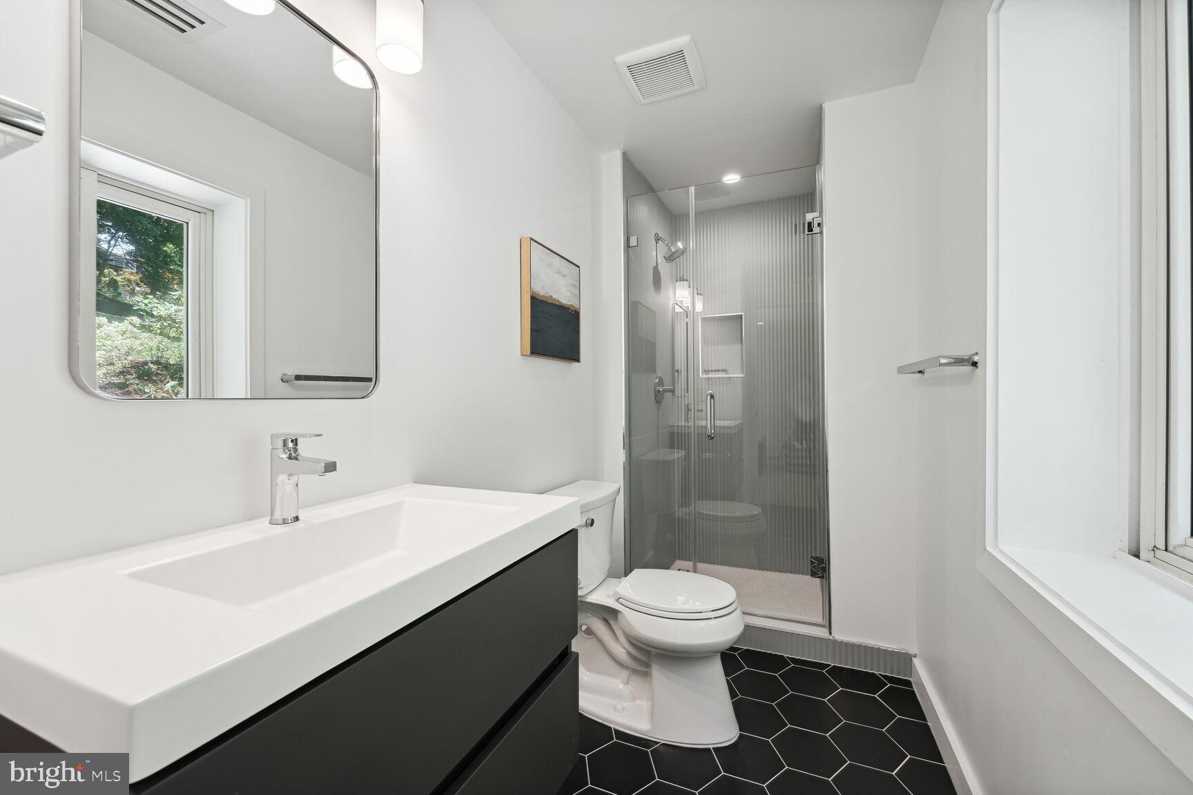 7318 Rippon Road Alexandria, VA 22307 - Photo 24 of 57 En-suite Bathroom