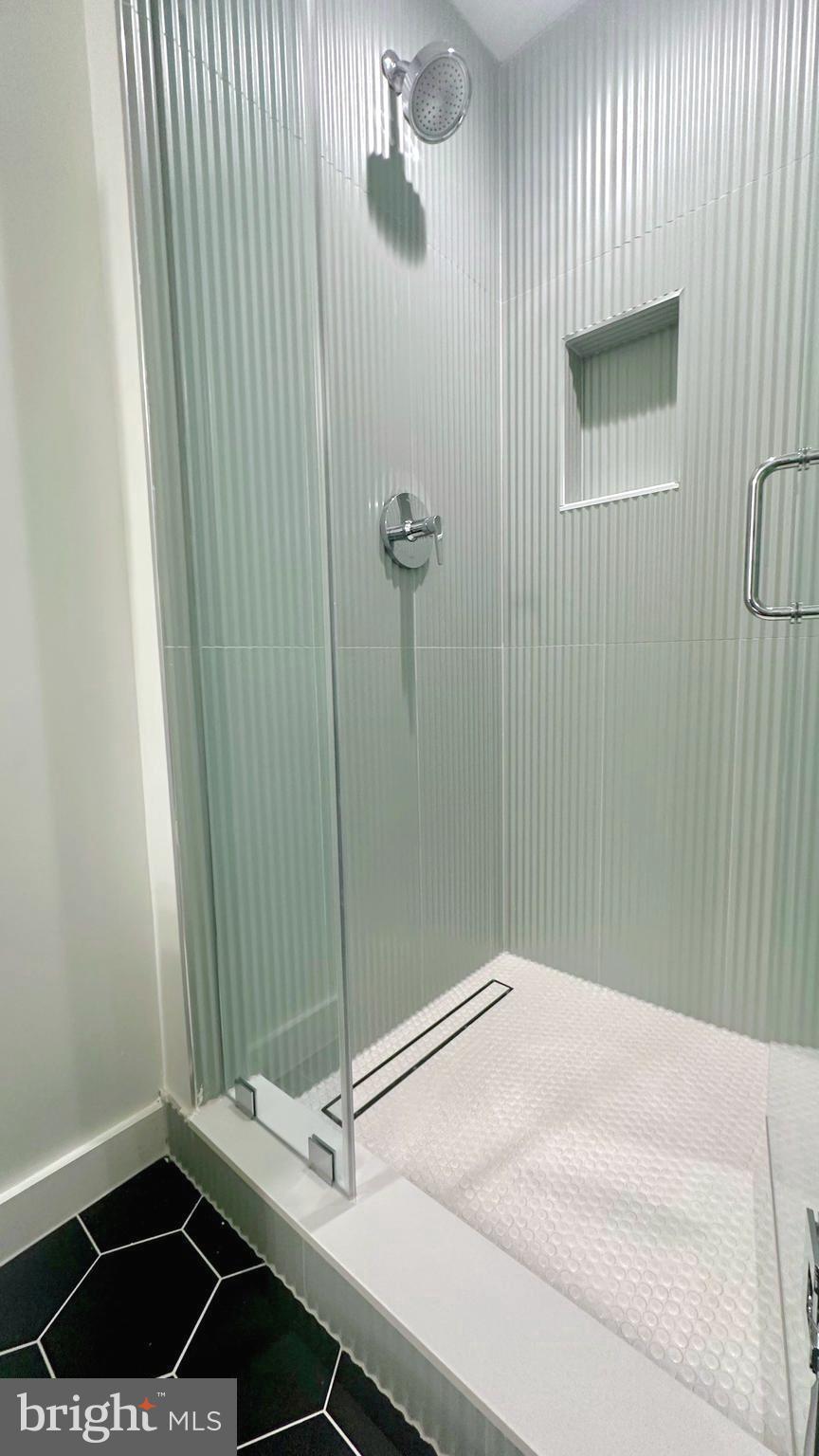 7318 Rippon Road Alexandria, VA 22307 - Photo 25 of 57 En-suite Bathroom