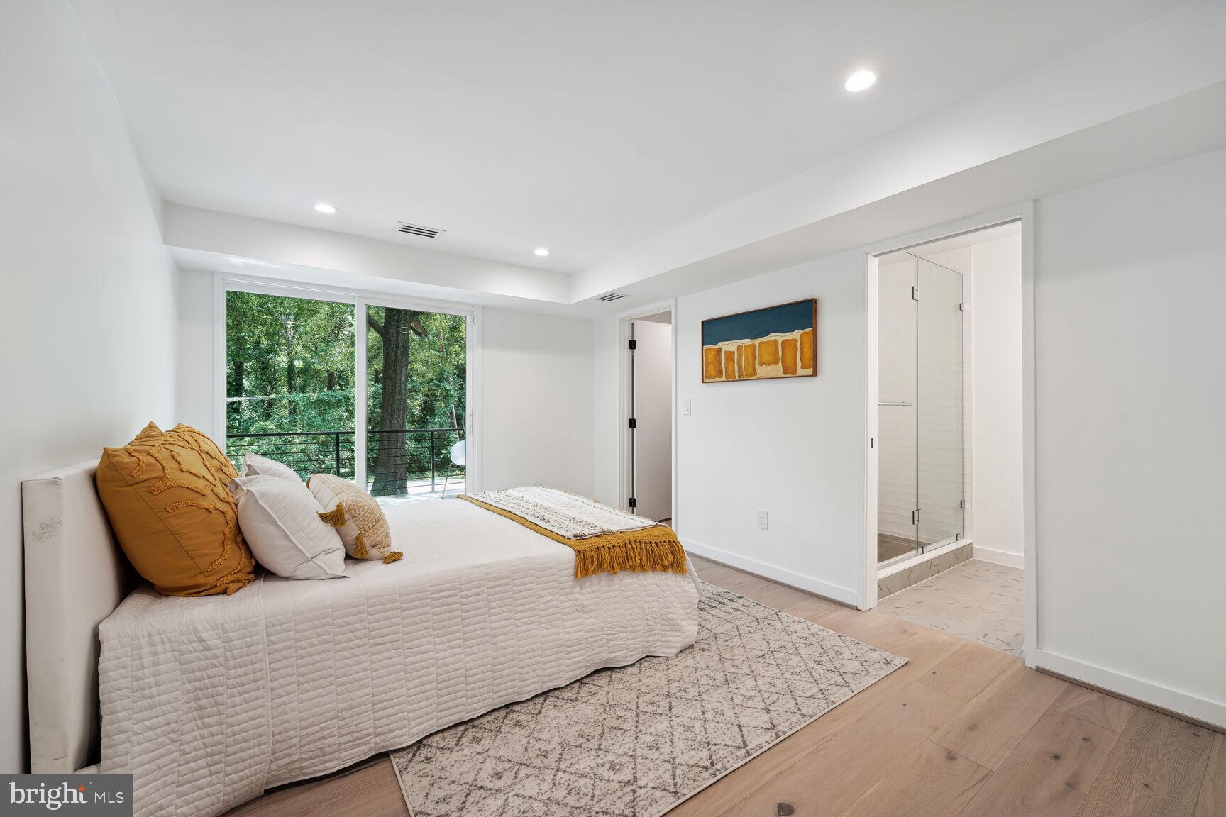 7318 Rippon Road Alexandria, VA 22307 - Photo 35 of 57 Guest Suite