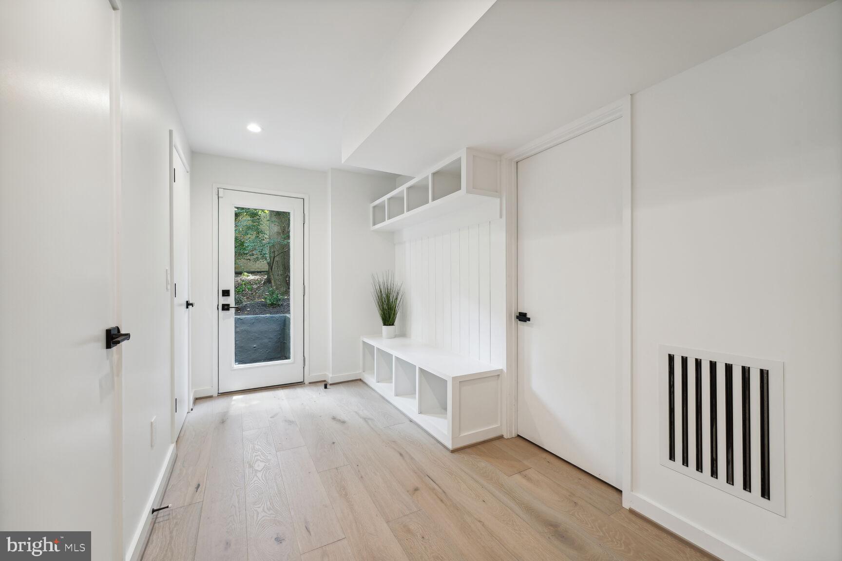 7318 Rippon Road Alexandria, VA 22307 - Photo 40 of 57 Owners Entryway