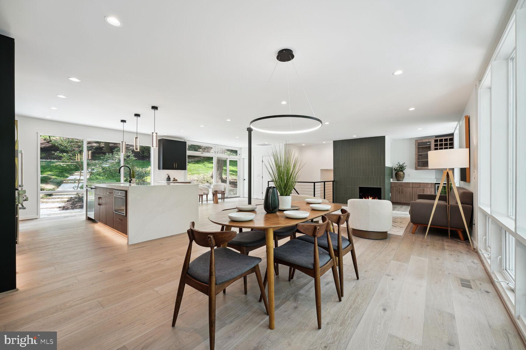 7318 Rippon Road Alexandria, VA 22307 - Photo 5 of 57 Dining Space