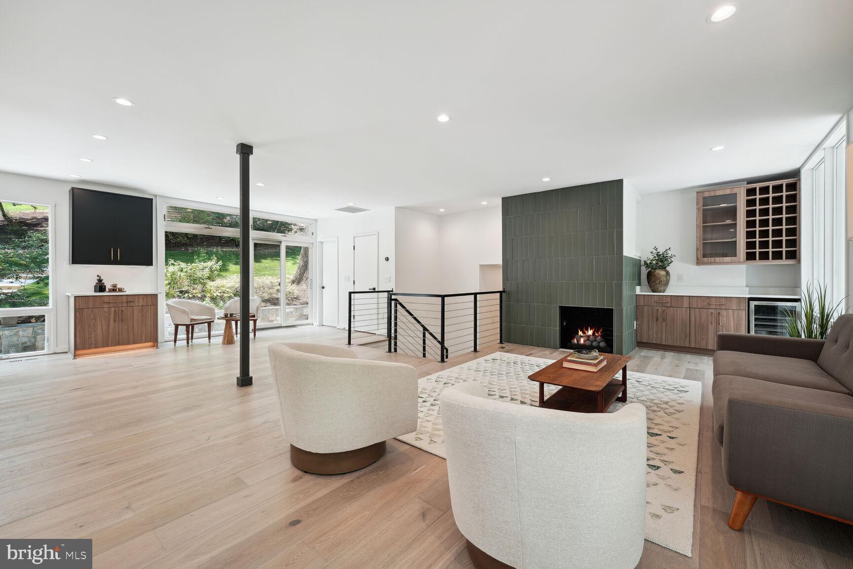 7318 Rippon Road Alexandria, VA 22307 - Photo 7 of 57 Living Room