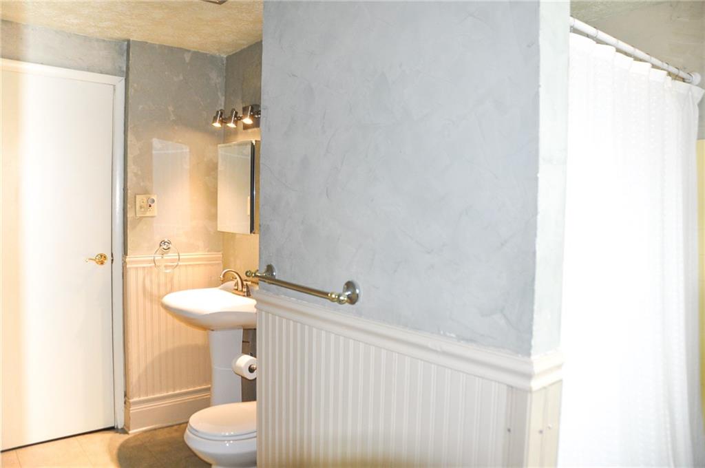 711 Meadowbrook Road Trafford, PA 15085 - Photo 18 of 25 Gallery Image 18
