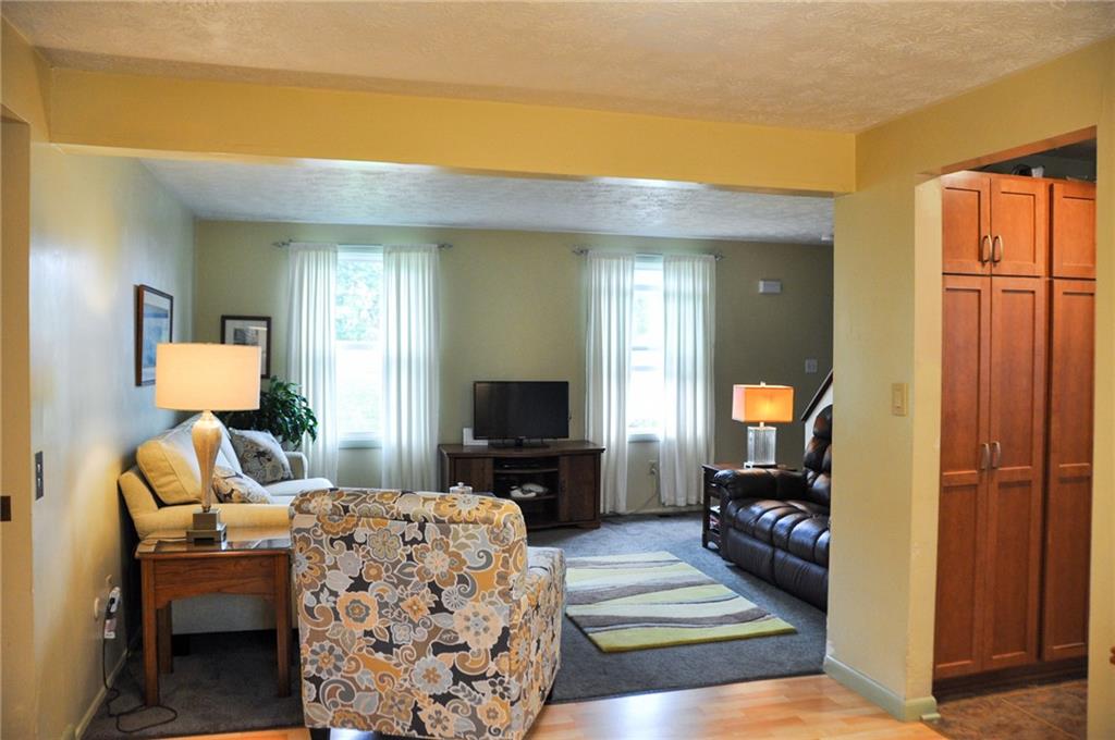 711 Meadowbrook Road Trafford, PA 15085 - Photo 4 of 25 Gallery Image 4