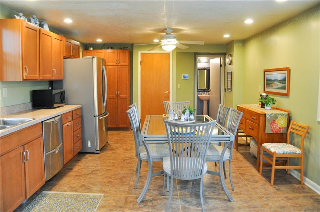 711 Meadowbrook Road Trafford, PA 15085 - Photo 5 of 25 Gallery Image 5