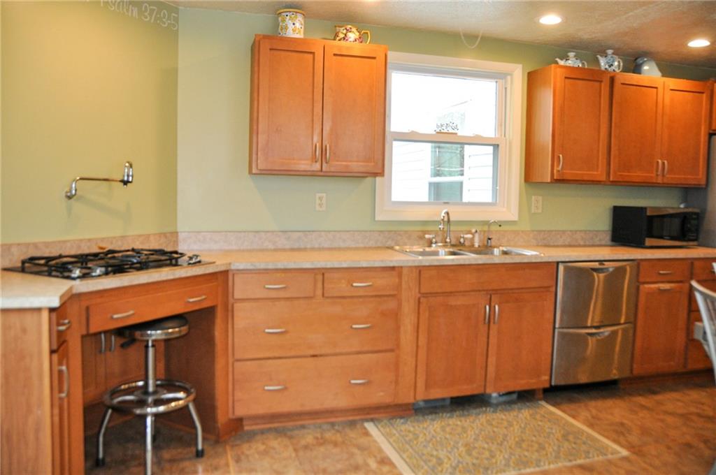 711 Meadowbrook Road Trafford, PA 15085 - Photo 7 of 25 Gallery Image 7