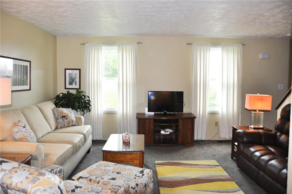 711 Meadowbrook Road Trafford, PA 15085 - Photo 8 of 25 Gallery Image 8