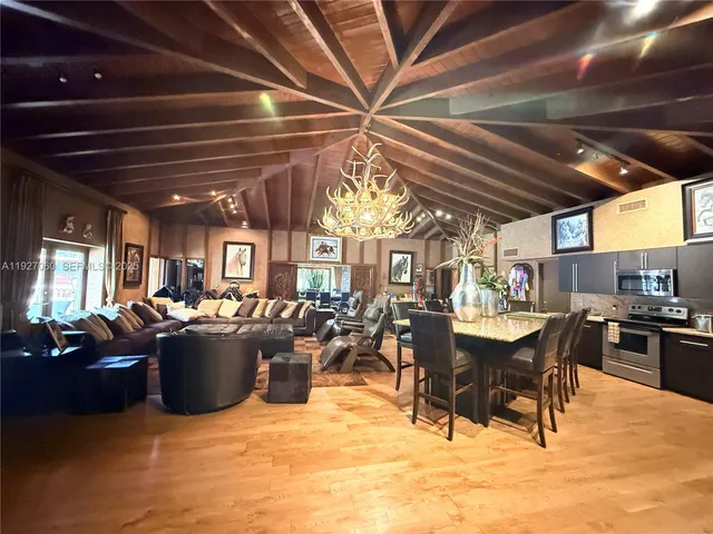 a view of a work space with furniture