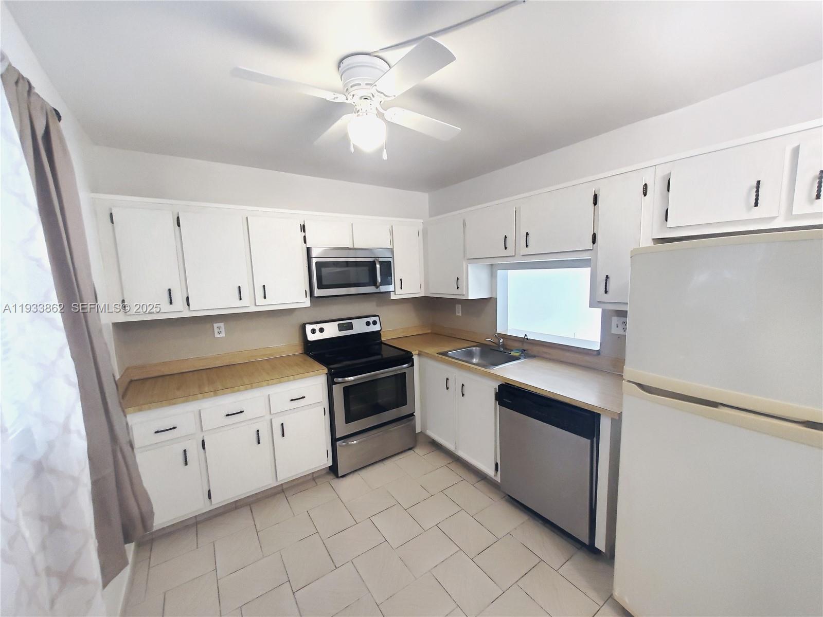 1820 Southwest 81st Avenue, Unit 3302 North Lauderdale, FL 33068 - Photo 2 of 13