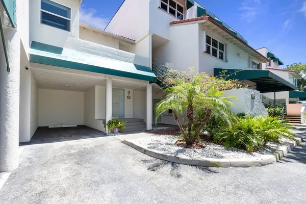 $5,000 | 316 North Lake Drive, Lantana, FL 33462