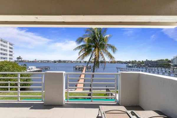 $5,000 | 316 North Lake Drive, Lantana, FL 33462