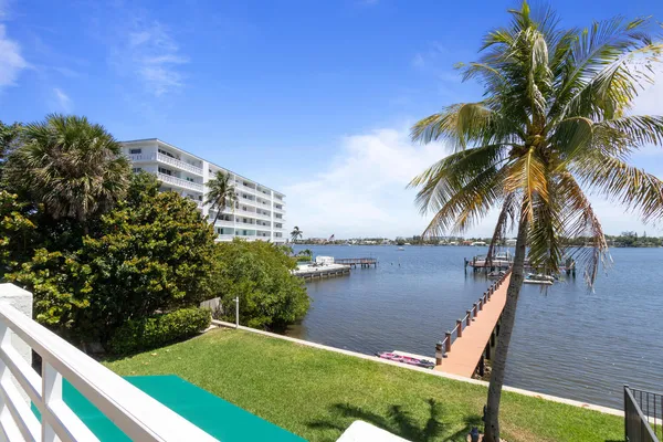 $5,000 | 316 North Lake Drive, Lantana, FL 33462