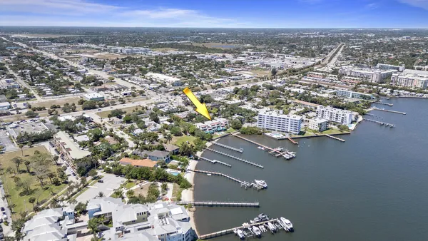 $5,000 | 316 North Lake Drive, Lantana, FL 33462