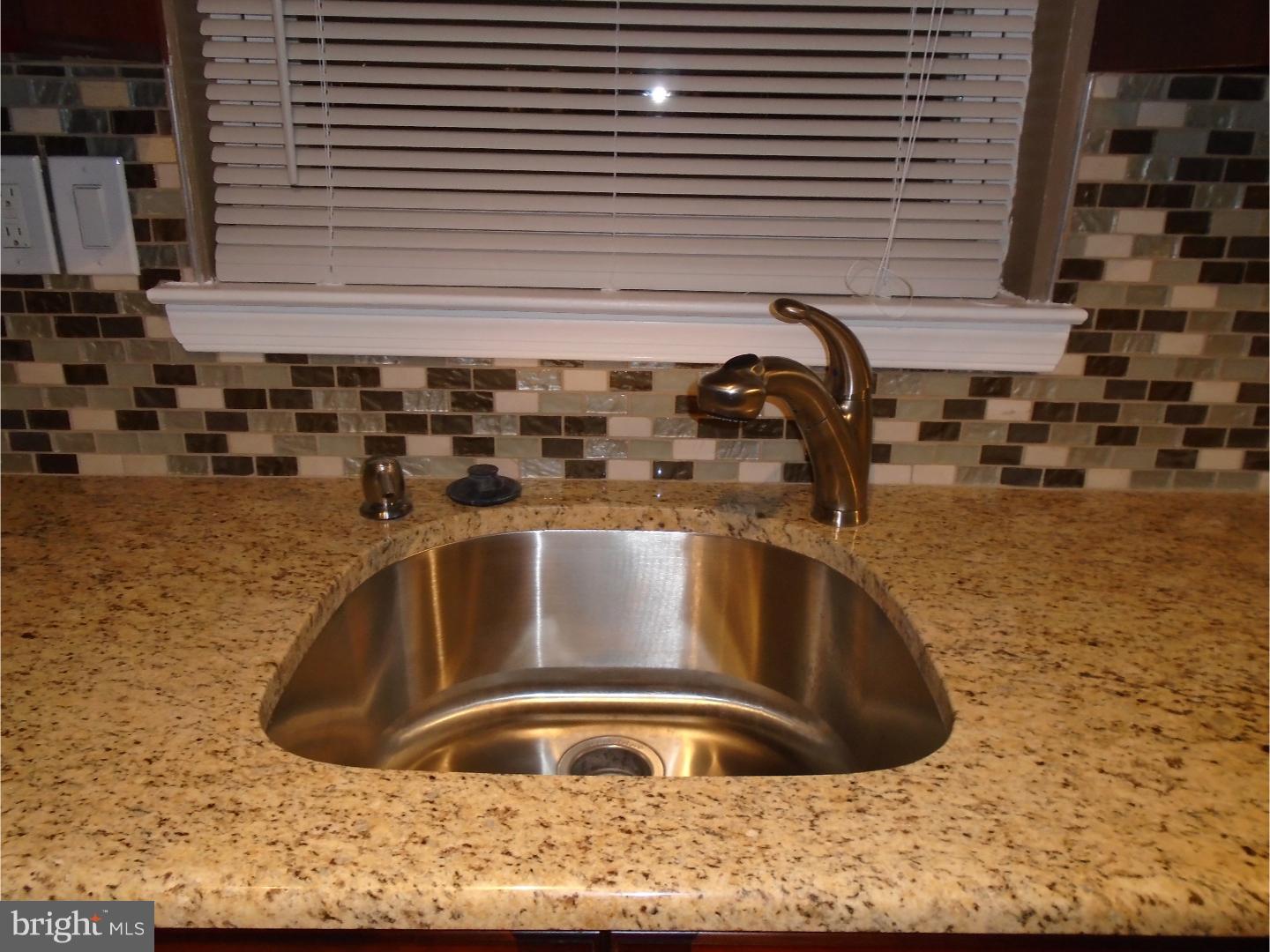3342 Chesterfield Road Philadelphia, PA 19114 - Photo 3 of 13 Gallery Image 3