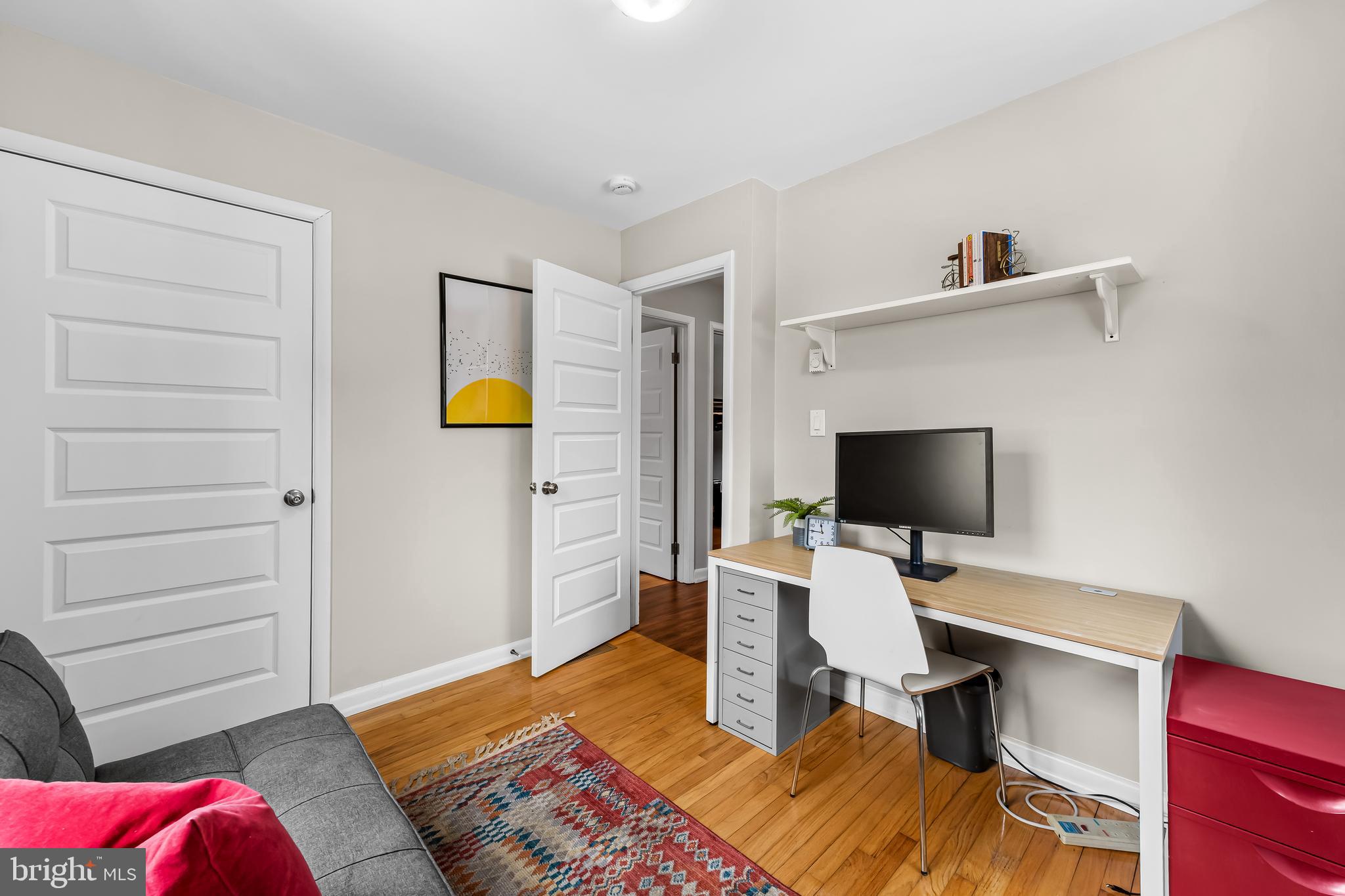 127 Cresston Road Arnold, MD 21012 - Photo 21 of 32 a bedroom with a workspace