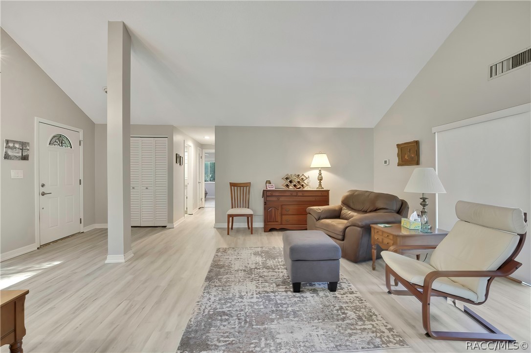 2 Quail Run Homosassa, FL 34446 - Photo 4 of 36 Enter into spacious living room