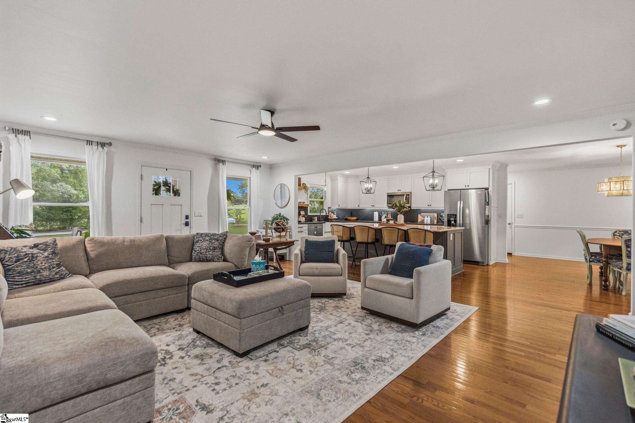 868 Bulls Road Taylors, SC 29687 - Photo 4 of 37 Gallery Image 4