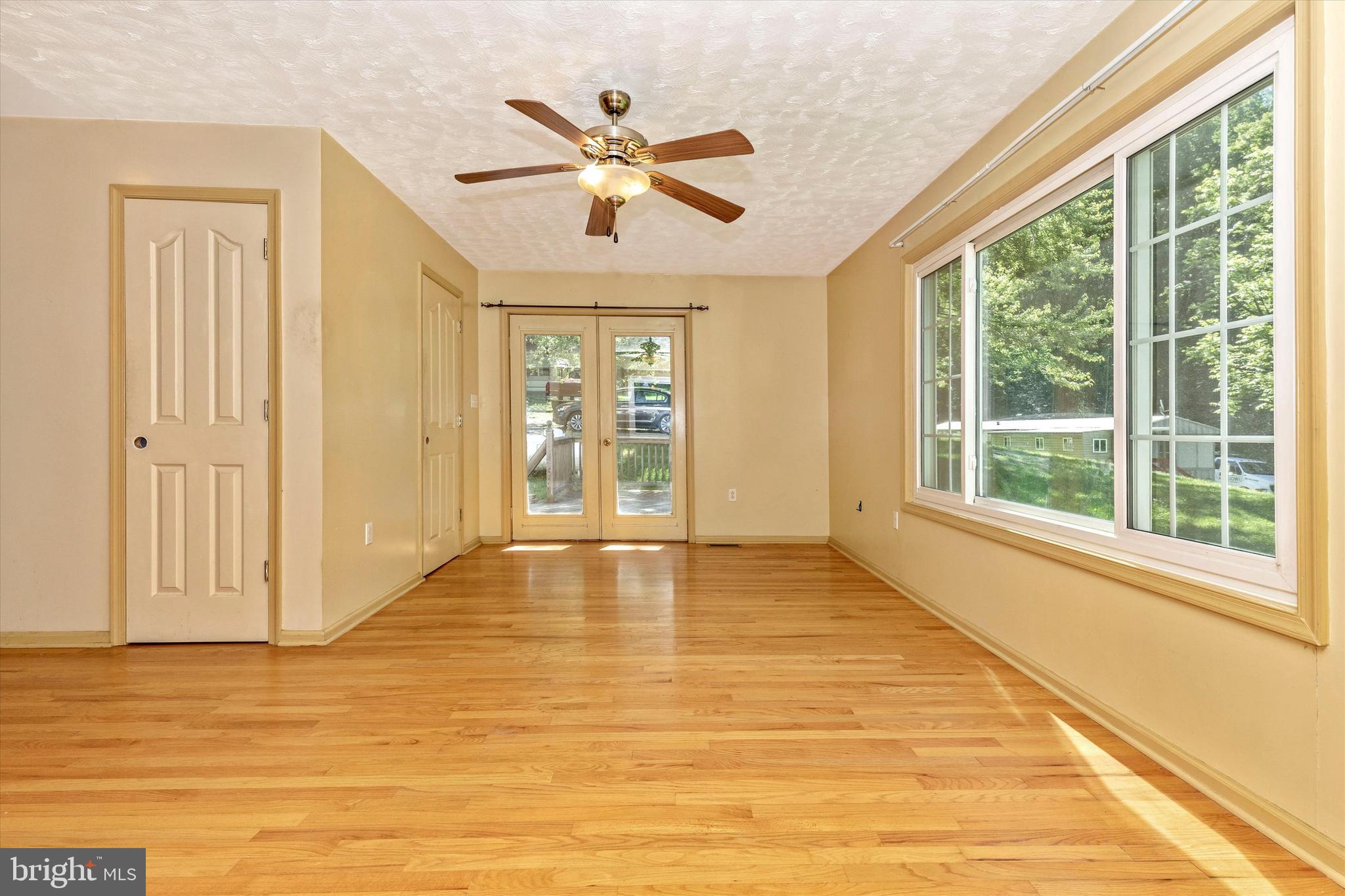 14043 Edgemont Road Smithsburg, MD 21783 - Photo 24 of 52 Dining room
