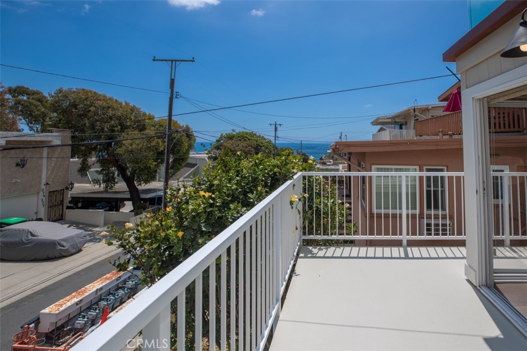 280 Dolphin Way Laguna Beach, CA 92651 - Photo 24 of 34 a view of a balcony with wooden fence