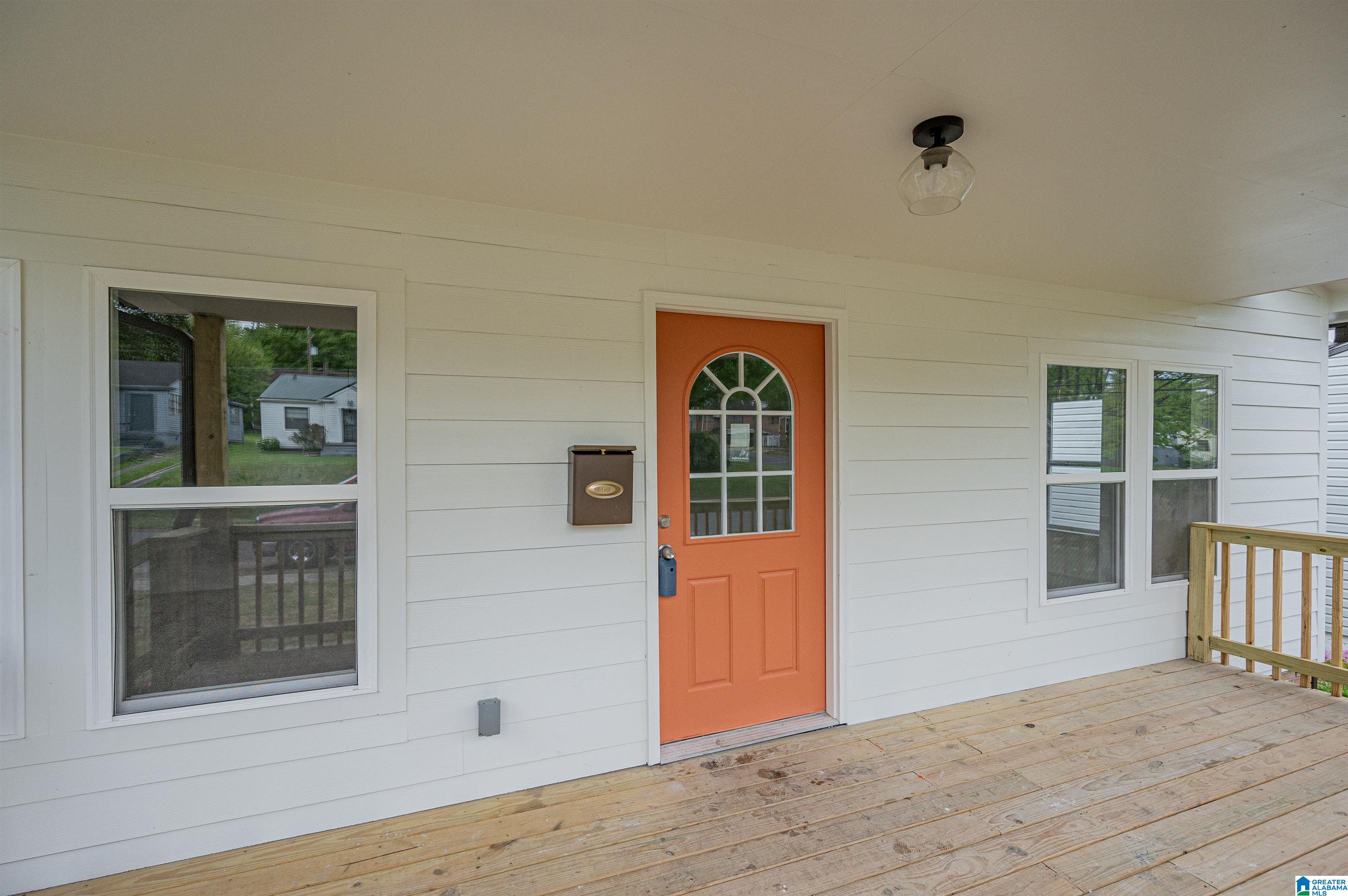 932 Valley Rd Place Birmingham, AL 35208 - Photo 4 of 32
