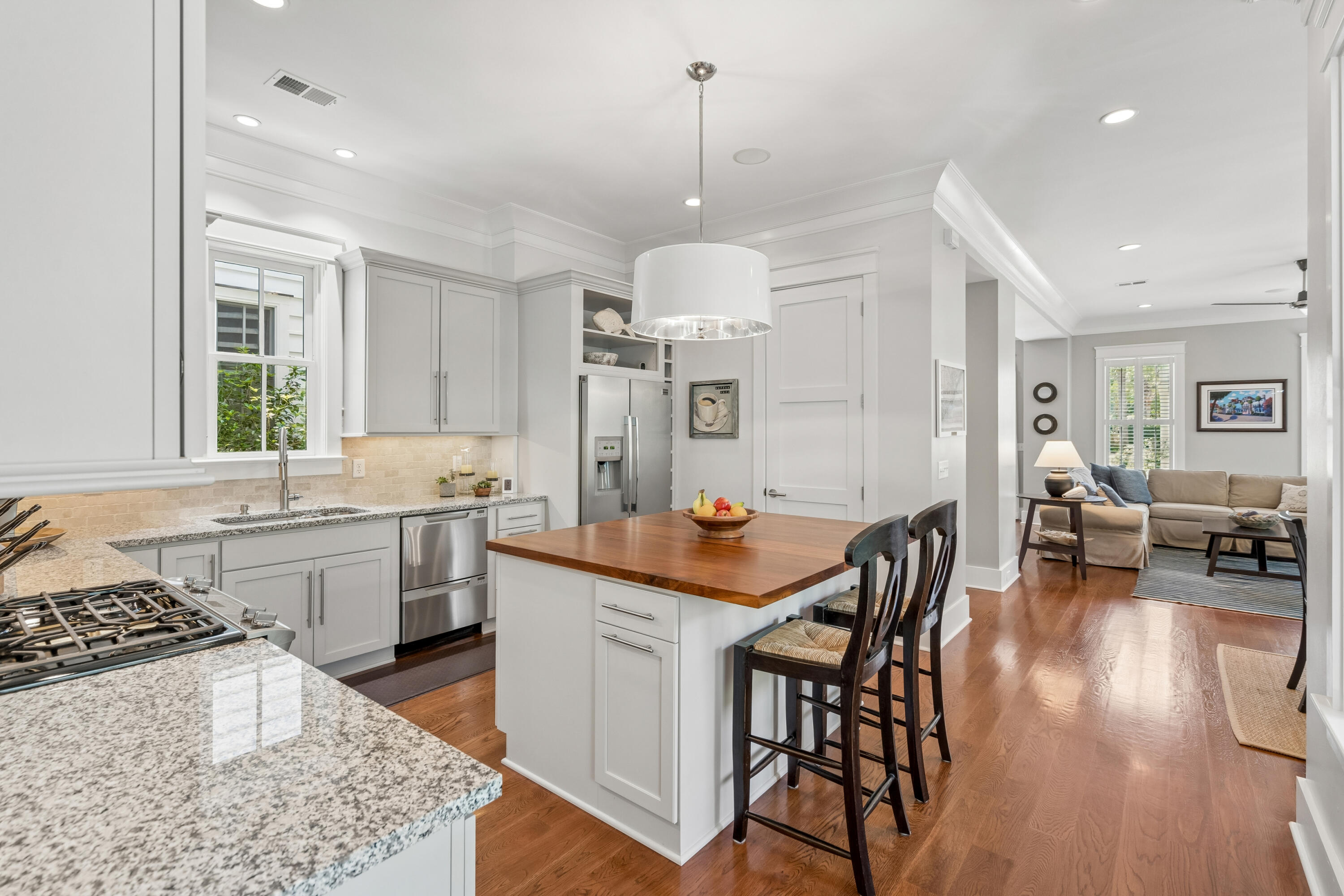 55 Krier Lane Mount Pleasant, SC 29464 - Photo 4 of 56 55KrierLane-KeenEyeMarketing-016