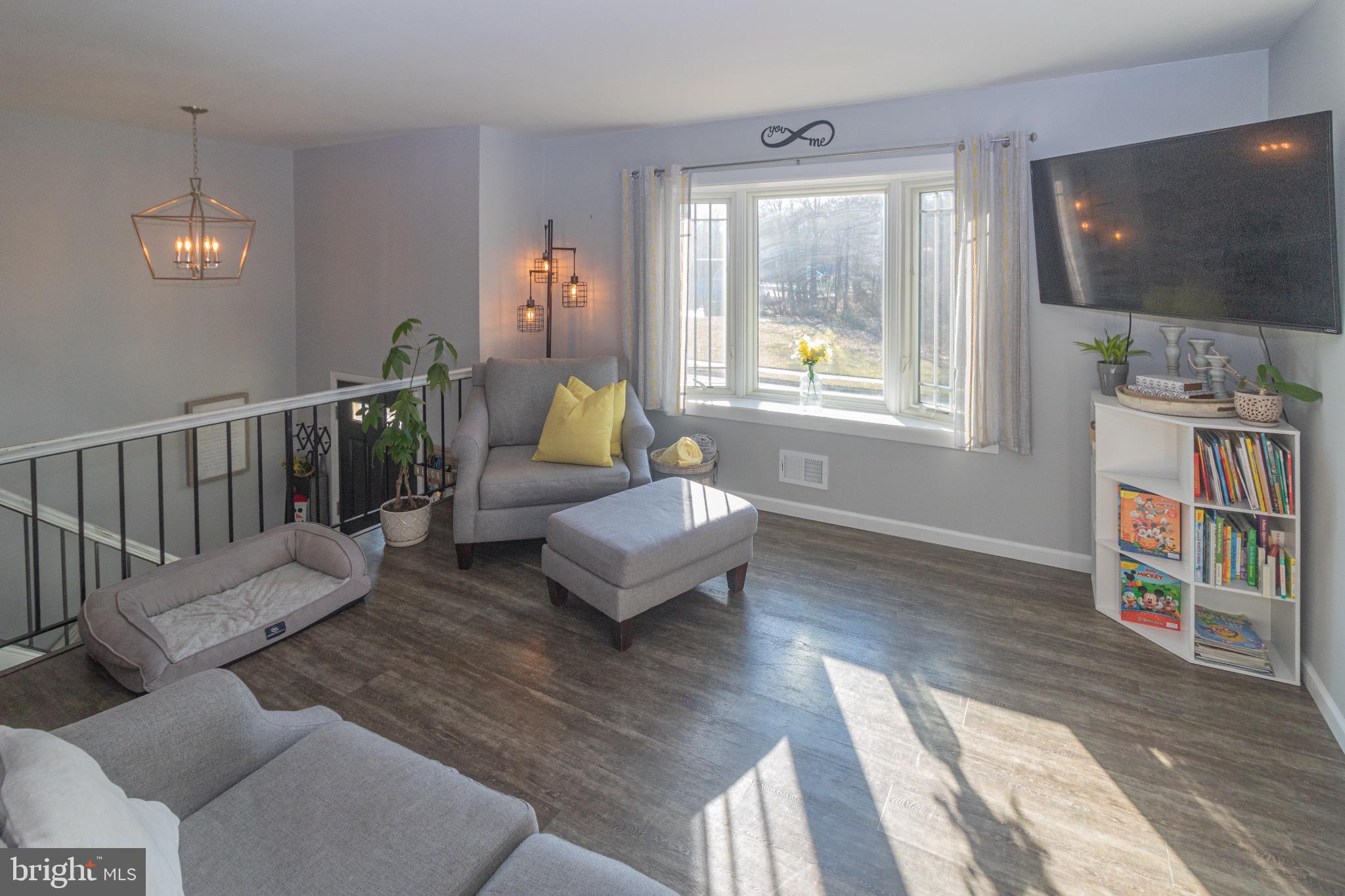 70 Tarnsfield Road Westampton, NJ 08060 - Photo 3 of 35 Bright and inviting living space with views.