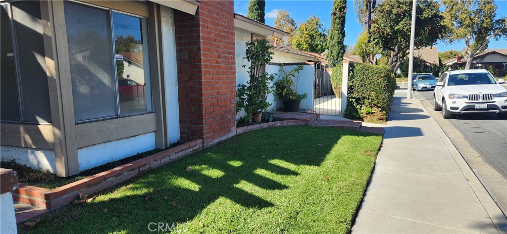 14421 Pinewood Road Tustin, CA 92780 - Photo 7 of 43