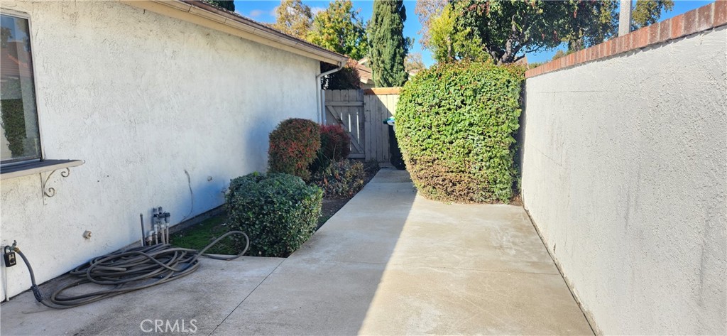 14421 Pinewood Road Tustin, CA 92780 - Photo 10 of 43