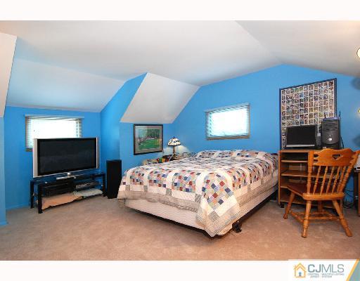 241 North Hill Road Colonia, NJ 07067 - Photo 6 of 10 Gallery Image 6