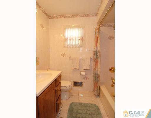 241 North Hill Road Colonia, NJ 07067 - Photo 9 of 10 Gallery Image 9