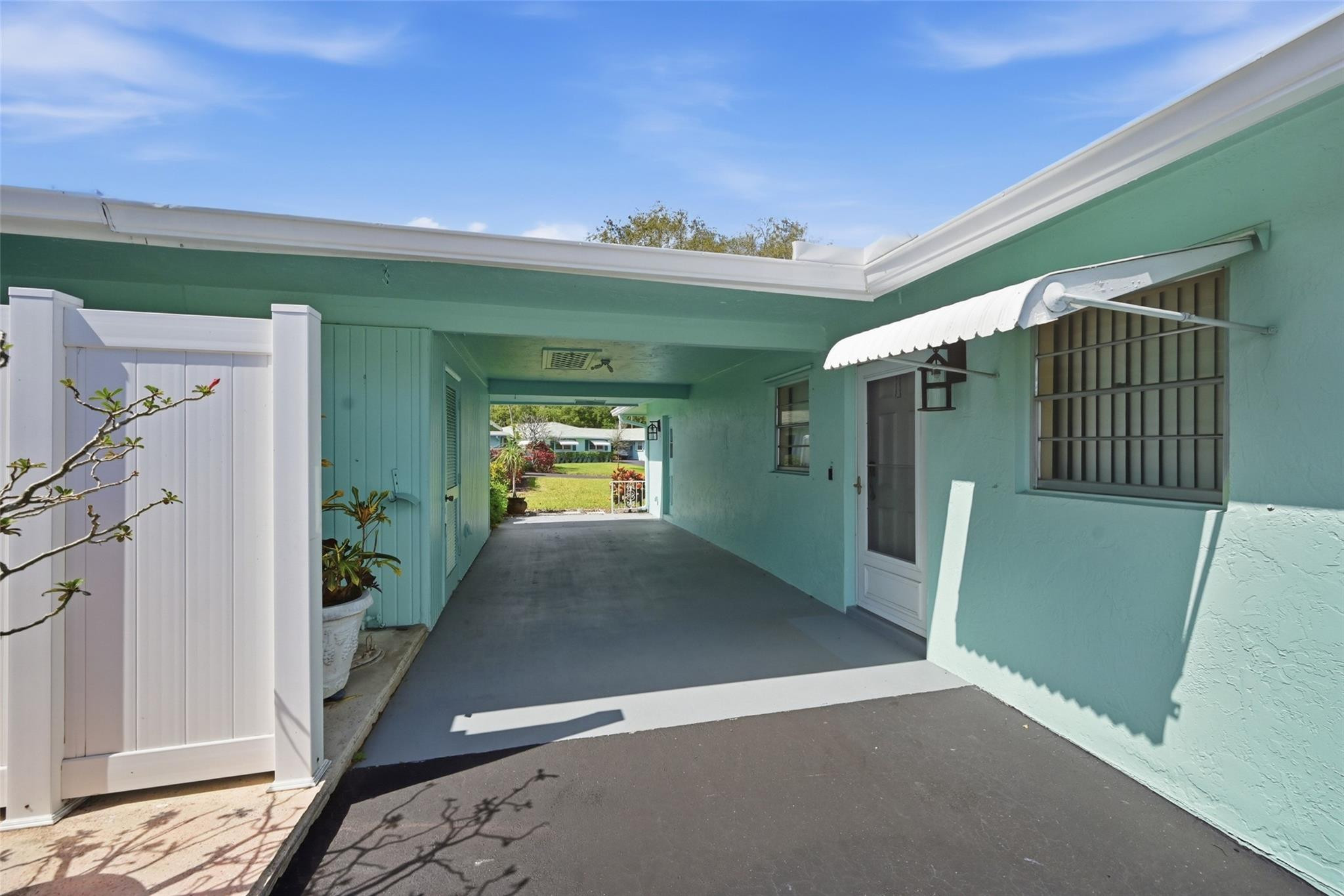 602 Hummingbird Lane, Unit 602 Delray Beach, FL 33445 - Photo 7 of 31