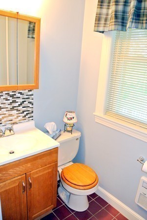118 Beacon Street Clinton, MA 01510 - Photo 11 of 28 Gallery Image 11