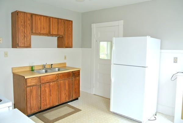 118 Beacon Street Clinton, MA 01510 - Photo 16 of 28 Gallery Image 16