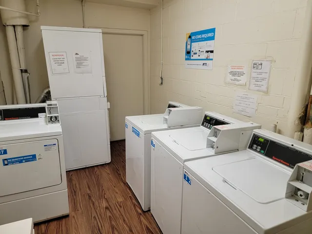 $142,500 | 1810 Hemlock Place, Unit 209, Schaumburg, IL 60173