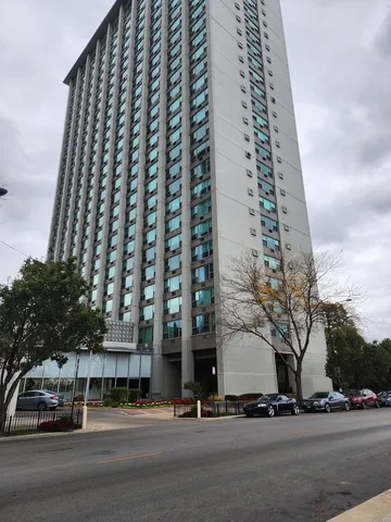 $139,900 | 3600 North Lake Shore Drive, Unit 622, Chicago, IL 60613