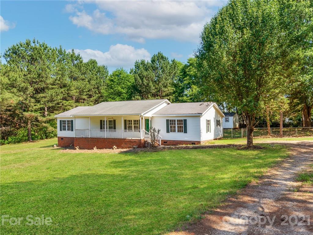 2317 Hicklin Bridge Road Edgemoor, SC 29712 - Photo 2 of 28 Gallery Image 2