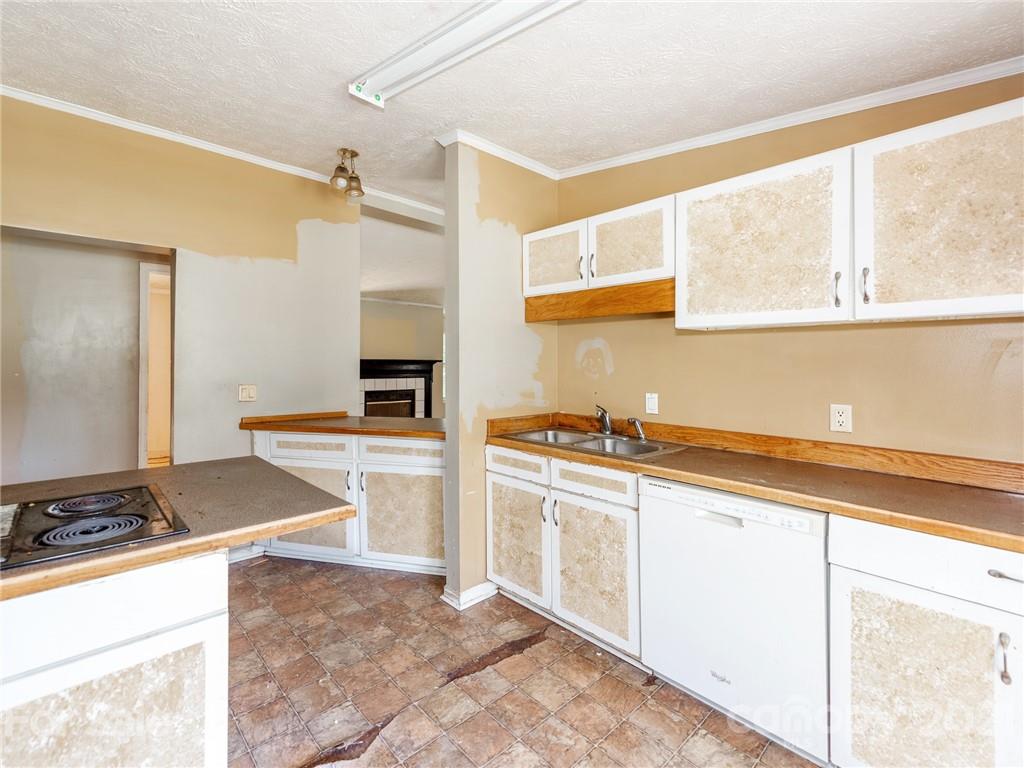 2317 Hicklin Bridge Road Edgemoor, SC 29712 - Photo 11 of 28 Gallery Image 11