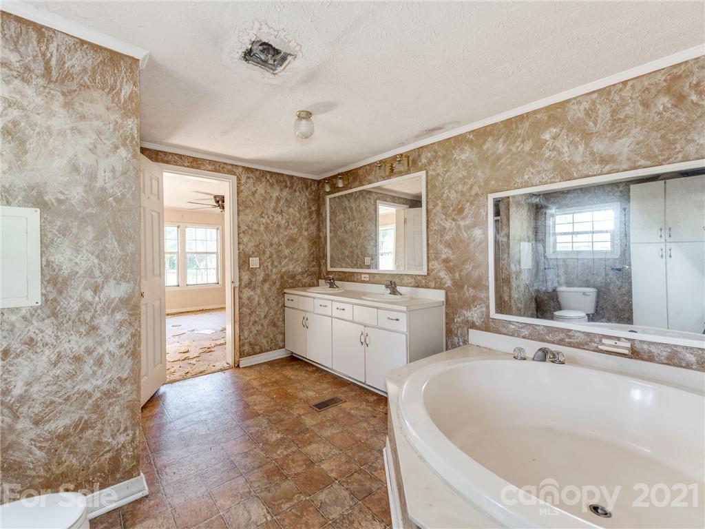 2317 Hicklin Bridge Road Edgemoor, SC 29712 - Photo 16 of 28 Gallery Image 16