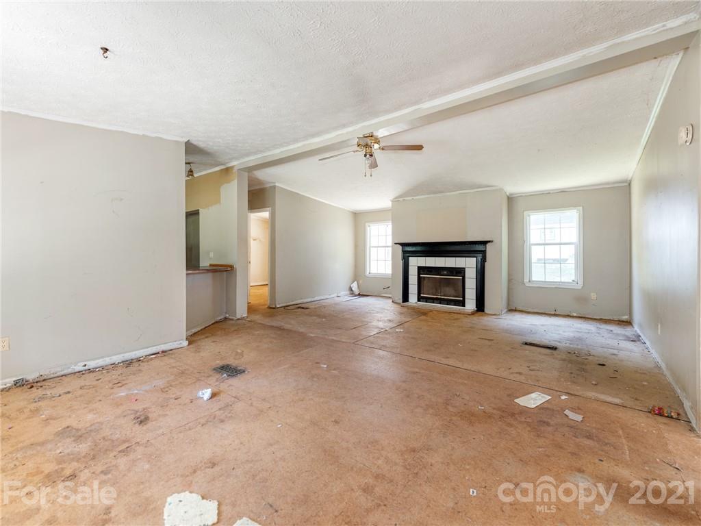 2317 Hicklin Bridge Road Edgemoor, SC 29712 - Photo 5 of 28 Gallery Image 5
