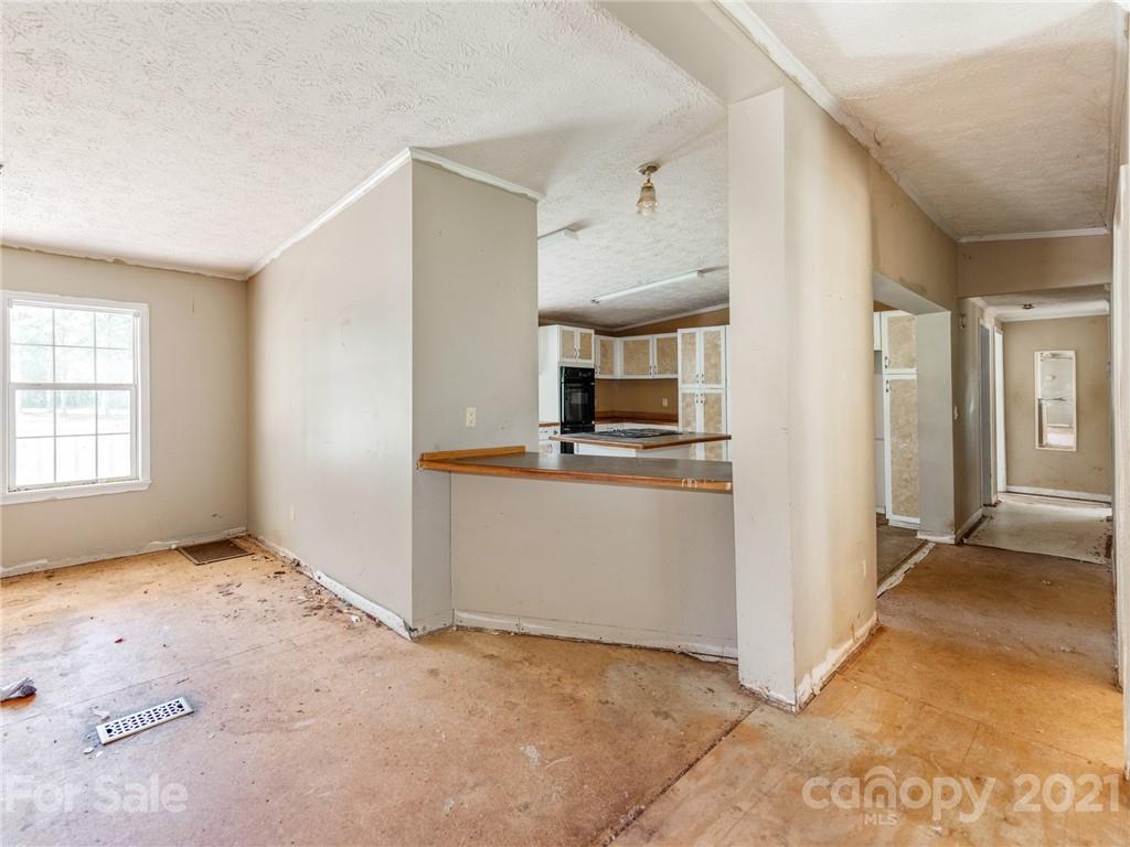 2317 Hicklin Bridge Road Edgemoor, SC 29712 - Photo 8 of 28 Gallery Image 8