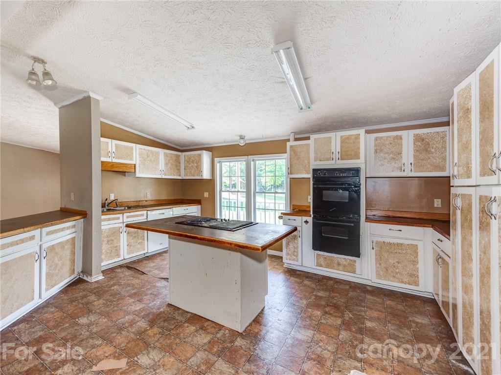 2317 Hicklin Bridge Road Edgemoor, SC 29712 - Photo 9 of 28 Gallery Image 9